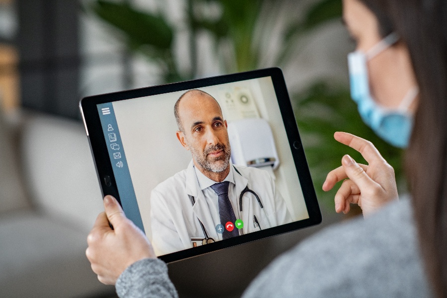 Online consultation and support group meeting with SC3 Research doctor